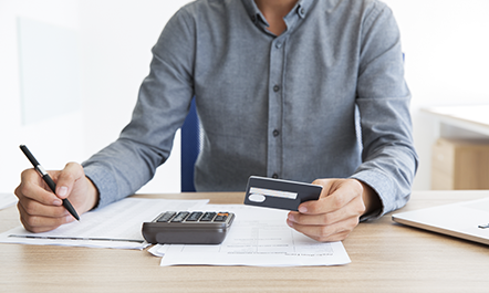 Saiba aqui como evitar o acúmulo de dívidas no cartão de crédito