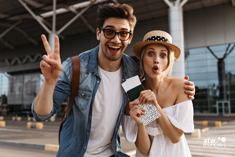 Como controlar o cartão e viajar gastando menos