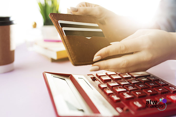 O que é juros rotativo do cartão de crédito?