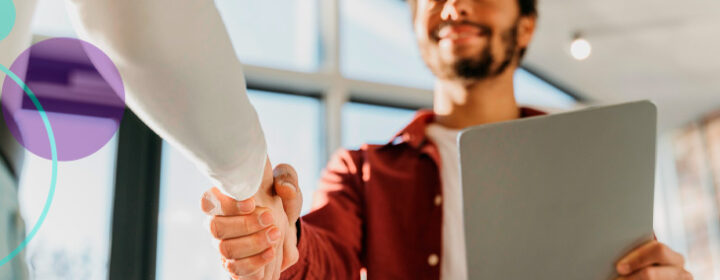 Como pedir indicação de emprego sem parecer insistente